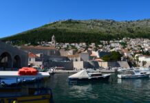 The Siege and the Fall of the Walls